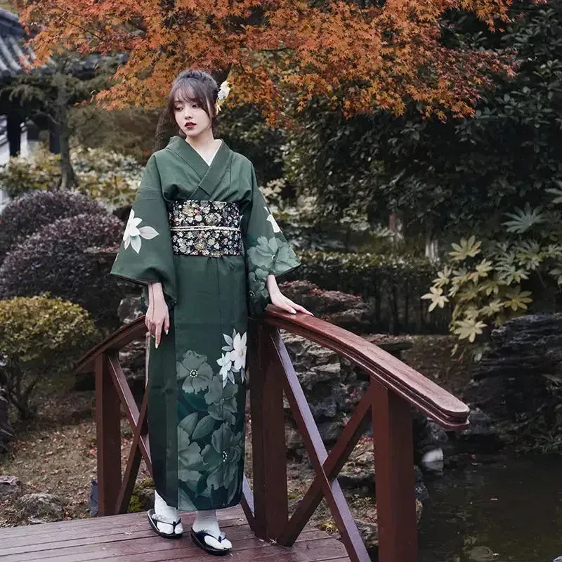 Japon style Yumiko kimono femme motif iris