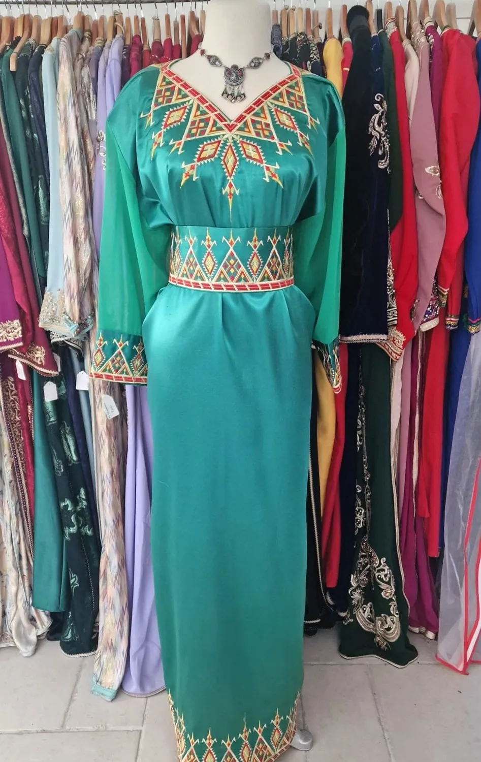 Célèbr'Orient Robe berbère Liya robe kabyle satin