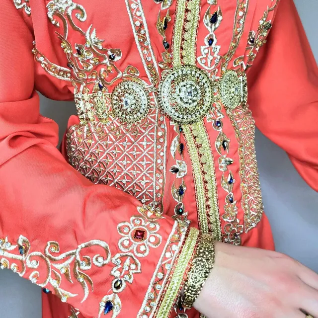 Célèbr'Orient Takchita Laya traditionnelle perlée
