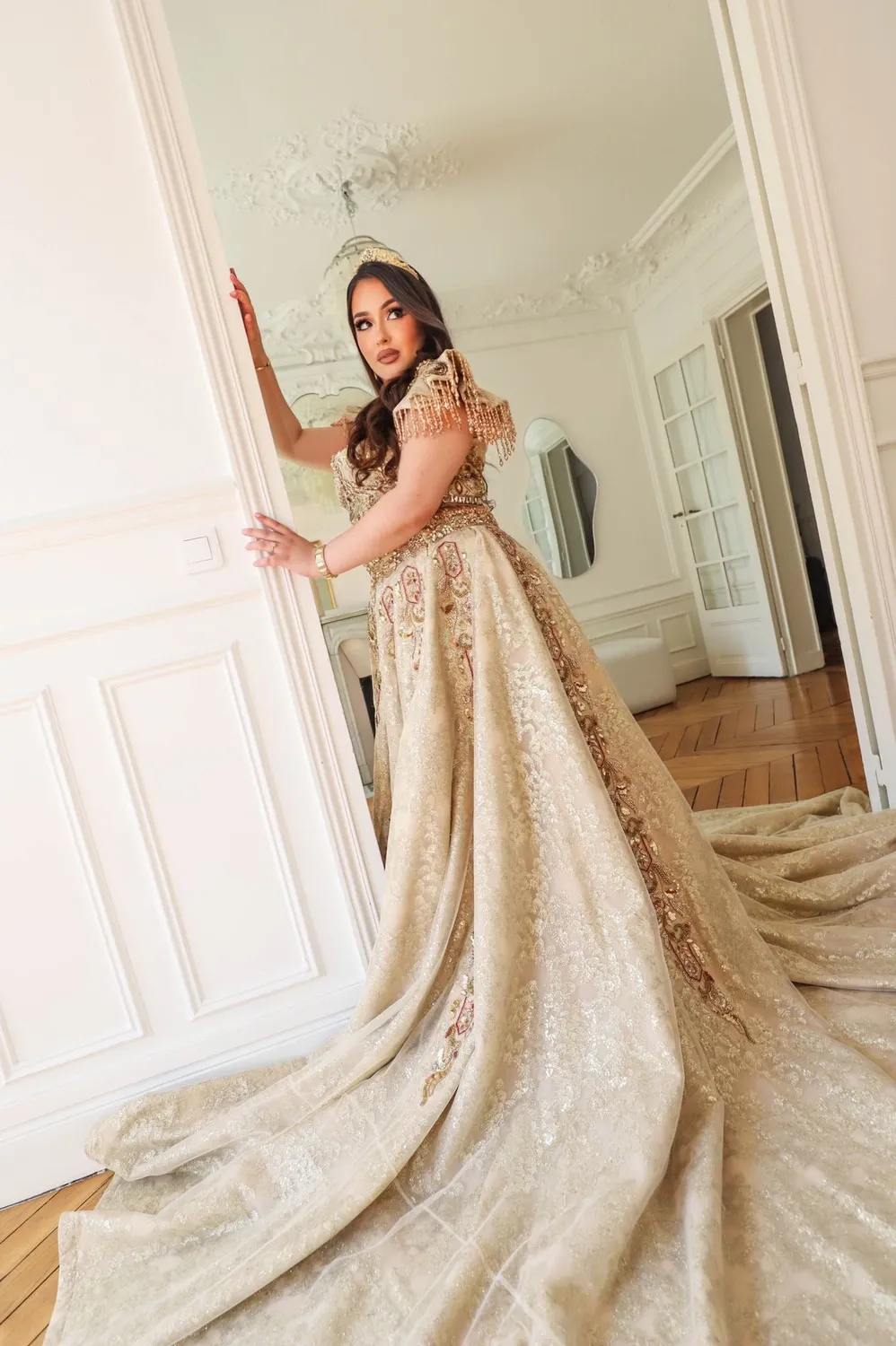 Célèbr'Orient Oumniya keswa dorée mariage