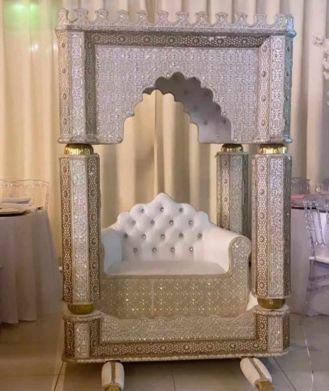 Célèbr'Orient Amaria palanquin baroque bois doré