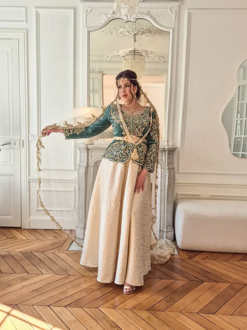 Célèbr'Orient Kamila karakou brodé perlé coloré
