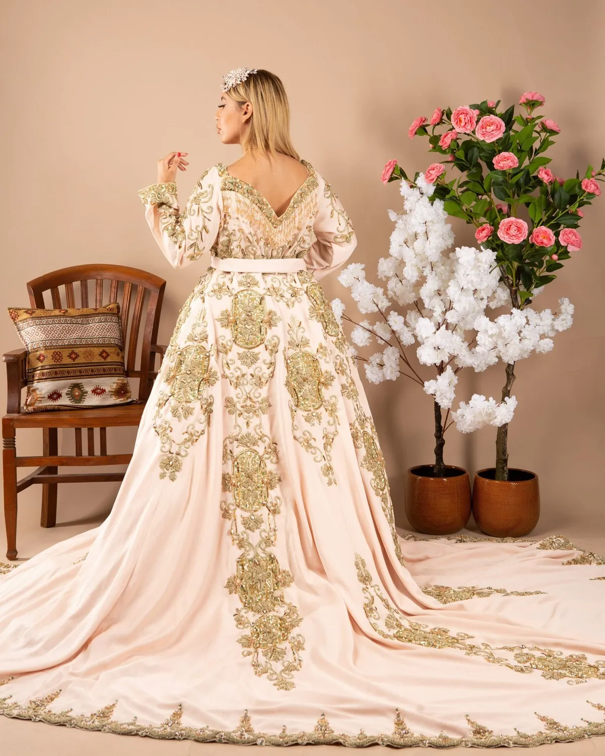 Célèbr'Orient Nour robe princesse nude perlée