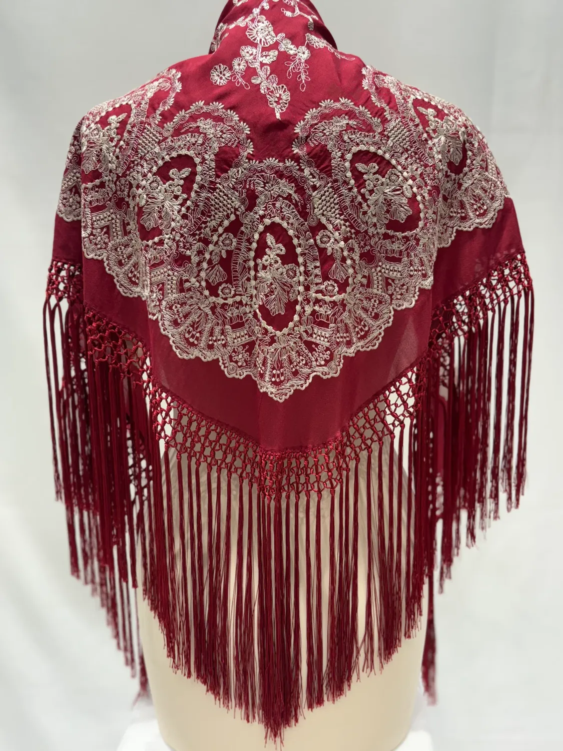 Viva La Feria châle flamenca satin brodé flecos