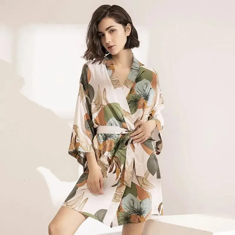 Japon style robe kimono courte motif japonais