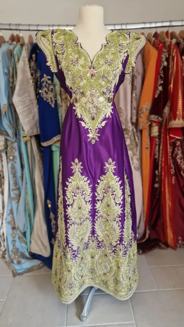 Célèbr'Orient Fergani Hasna velours perlé brodé