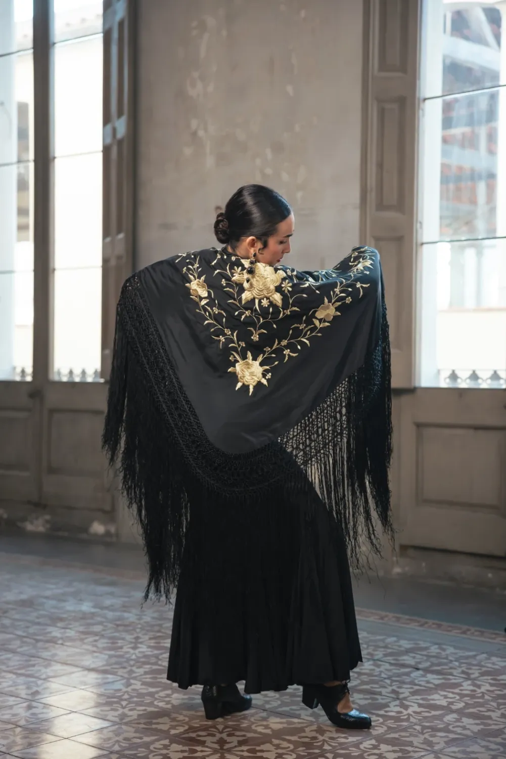 Viva la Feria Cenit mantón soie brodé bicolore