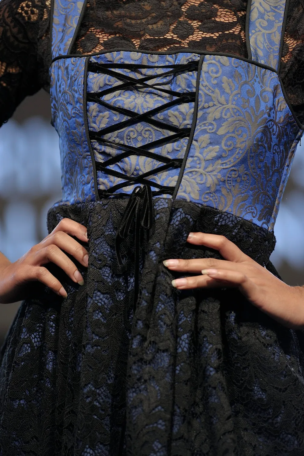 Geht's In ElsassRock Rockwihr robe dentelle bleue satin