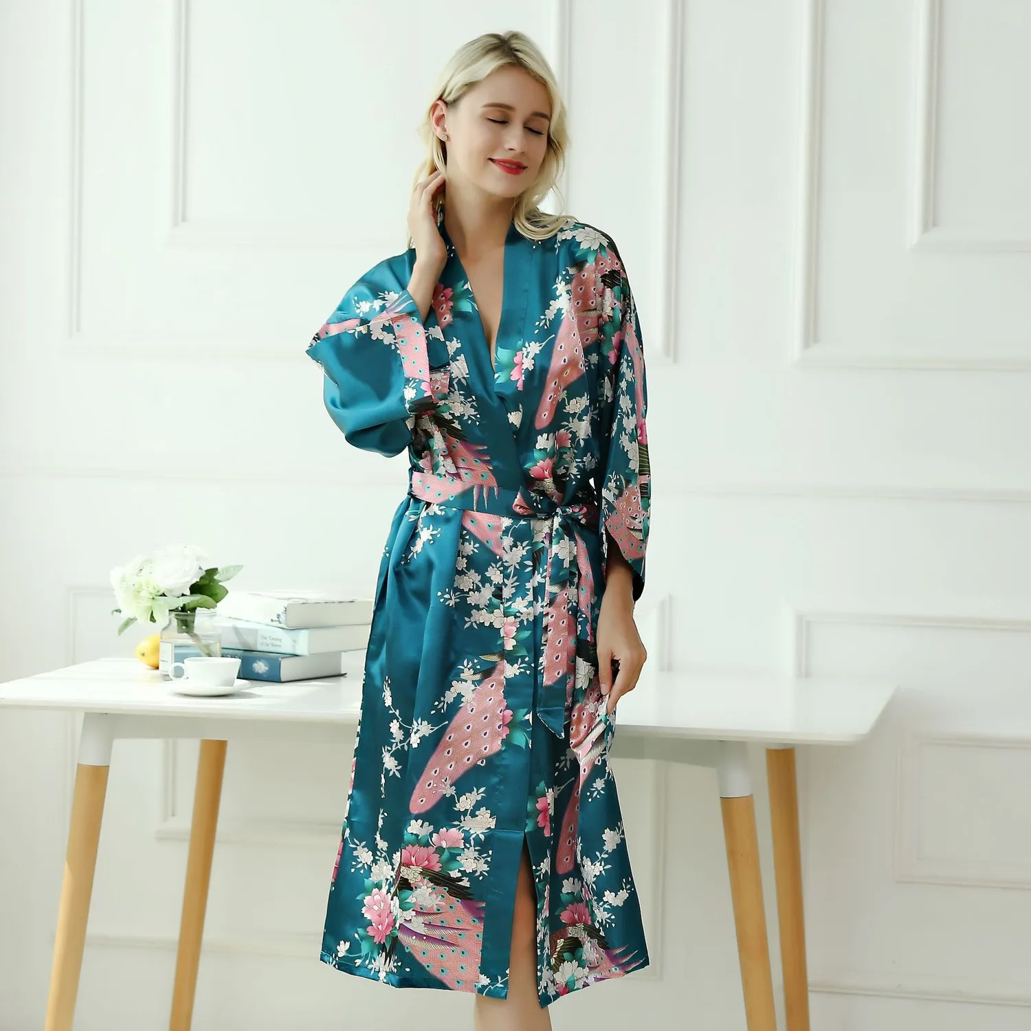 Esprit du Japon Peignoir Kimono Paon Pivoine Satiné