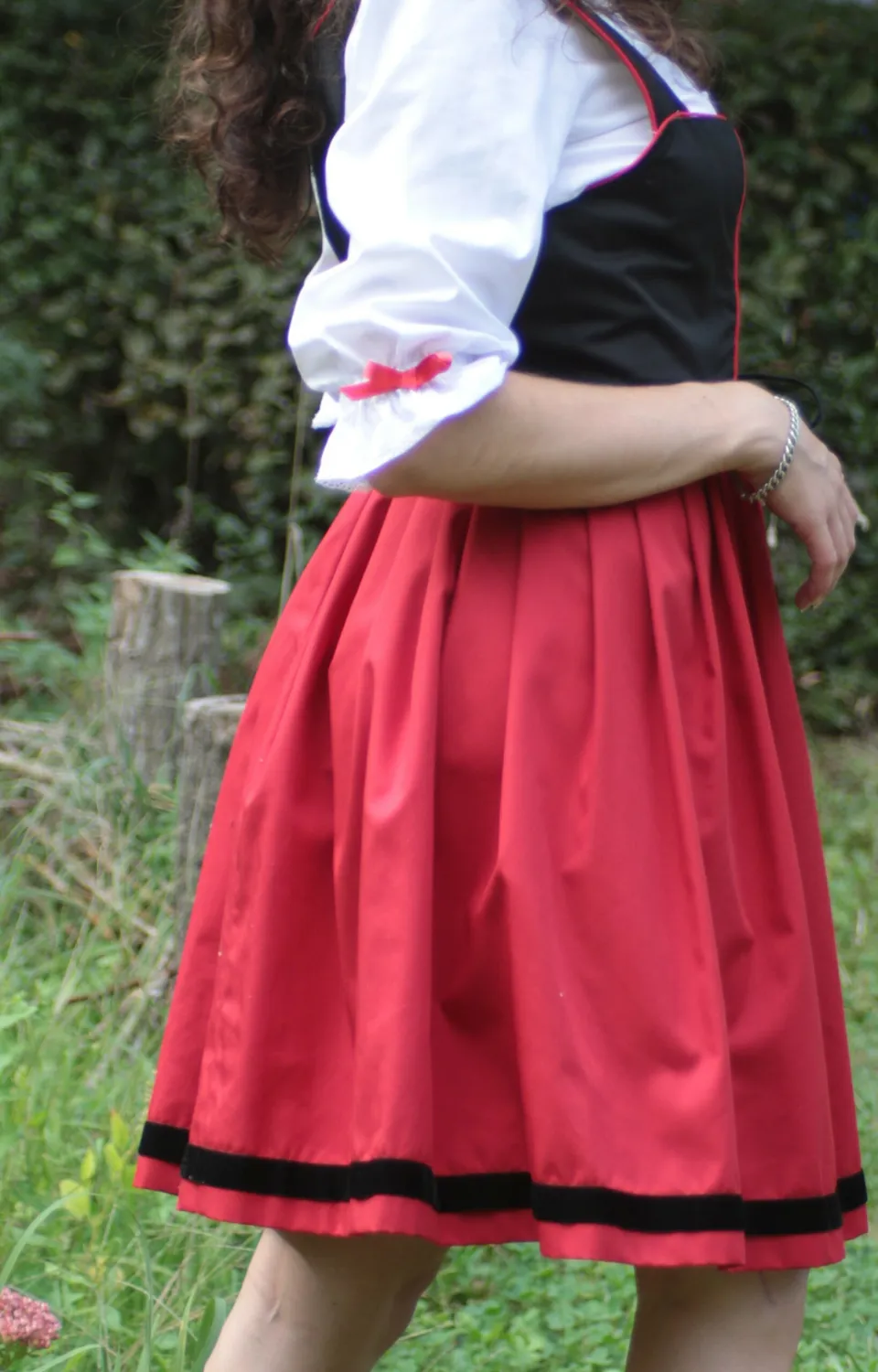 Geht's in Rockdorf ElsassRock robe passepoil rouge