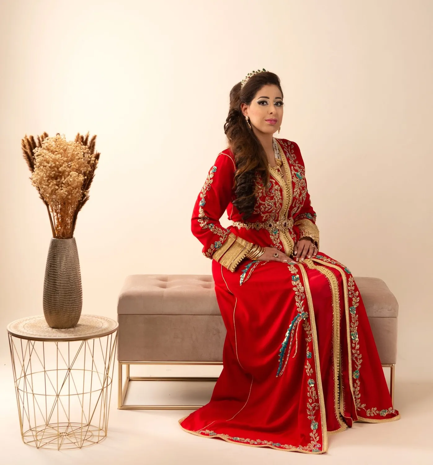 Célèbr'Orient Saleha takchita rouge en location
