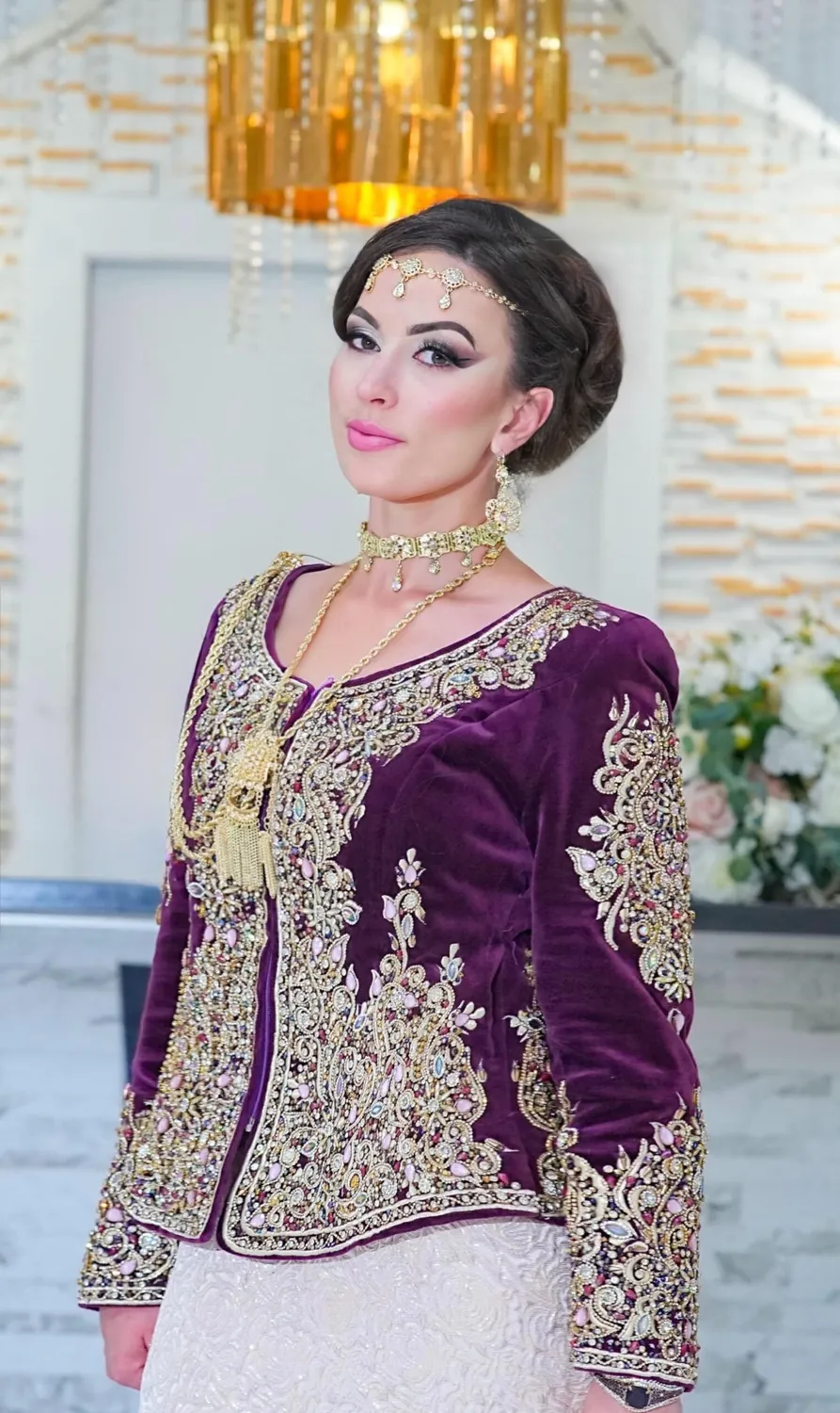 Célèbr'Orient Sabine karakou prune velours brodé
