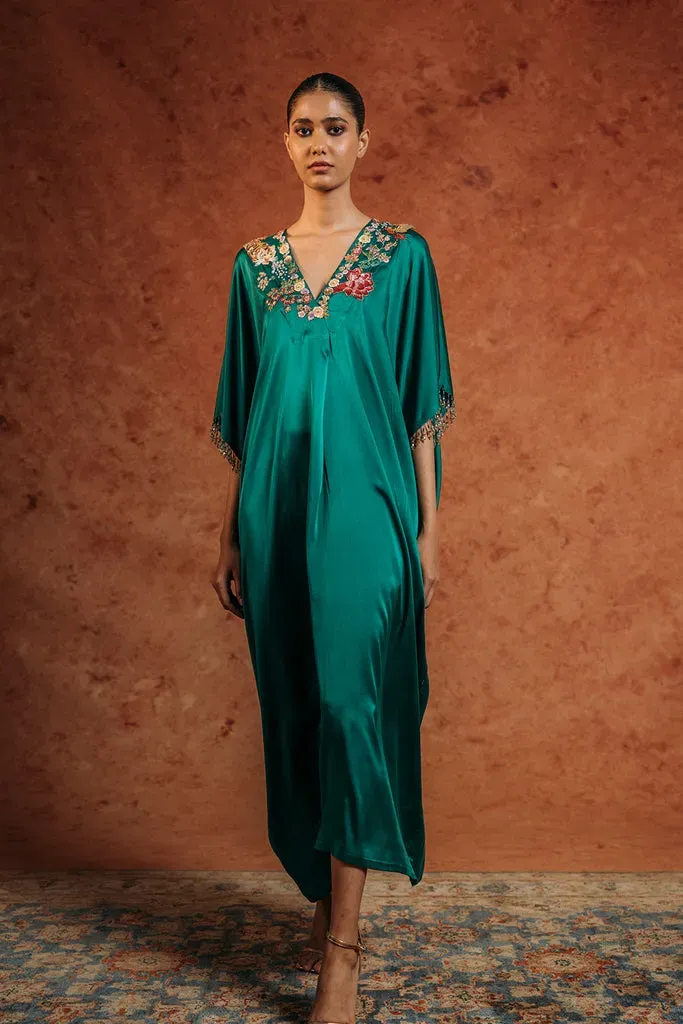 Rahul Mishra Sundarbans Silk Satin Kaftan vert émeraude brodé