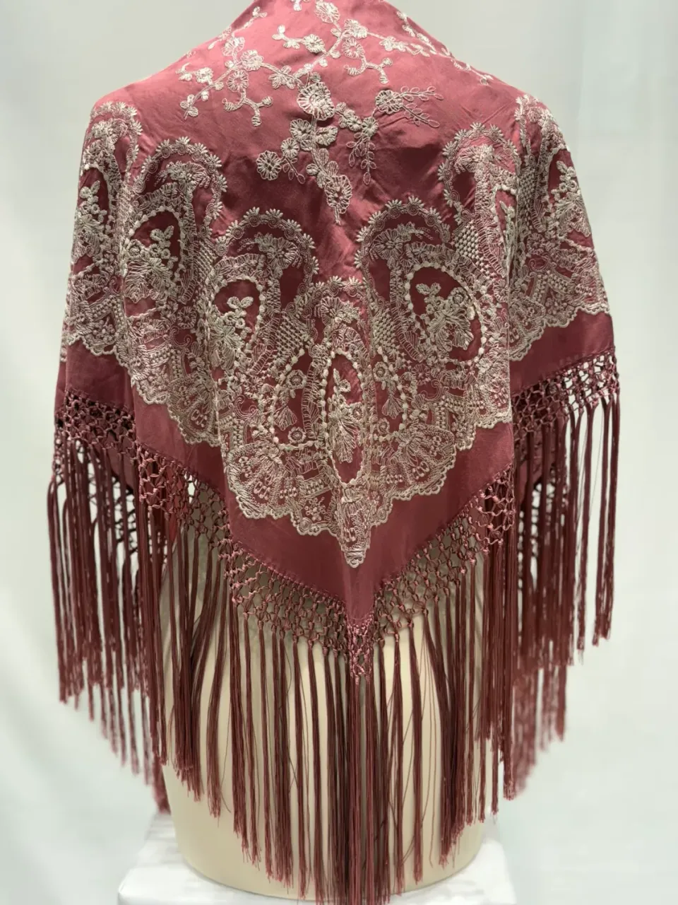 Viva La Feria Rocio mantoncillo satin maquillage