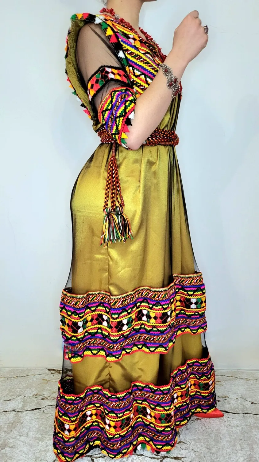 Célèbr'Orient Azza robe kabyle satin brodé