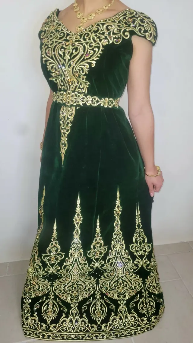 Célèbr'Orient Fergani Farida robe velours brodé