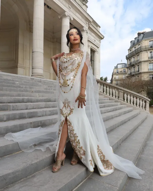 Célèbr'Orient Sakina robe chaouia blanche de mariée