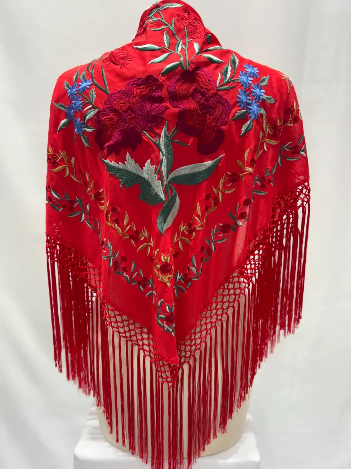 Viva la Feria mantoncillo flamenco rouge brodé fleurs franges