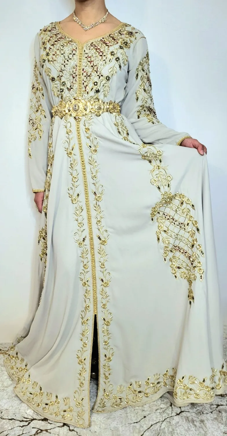 Célèbr'Orient Caftan Nesrine caftan moderne perlé