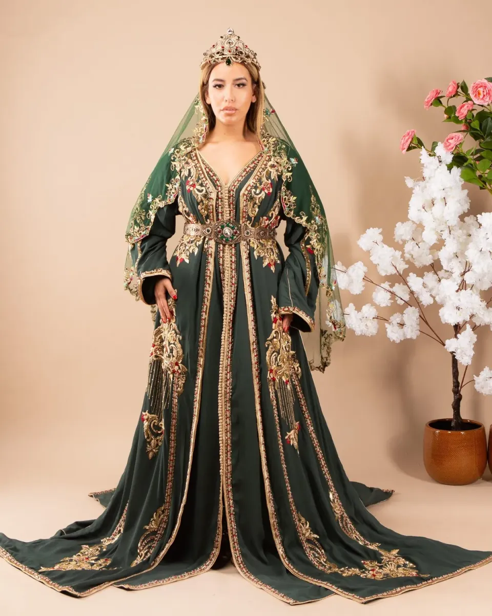 Célèbr'Orient Selma takchita verte pour cérémonie du henné