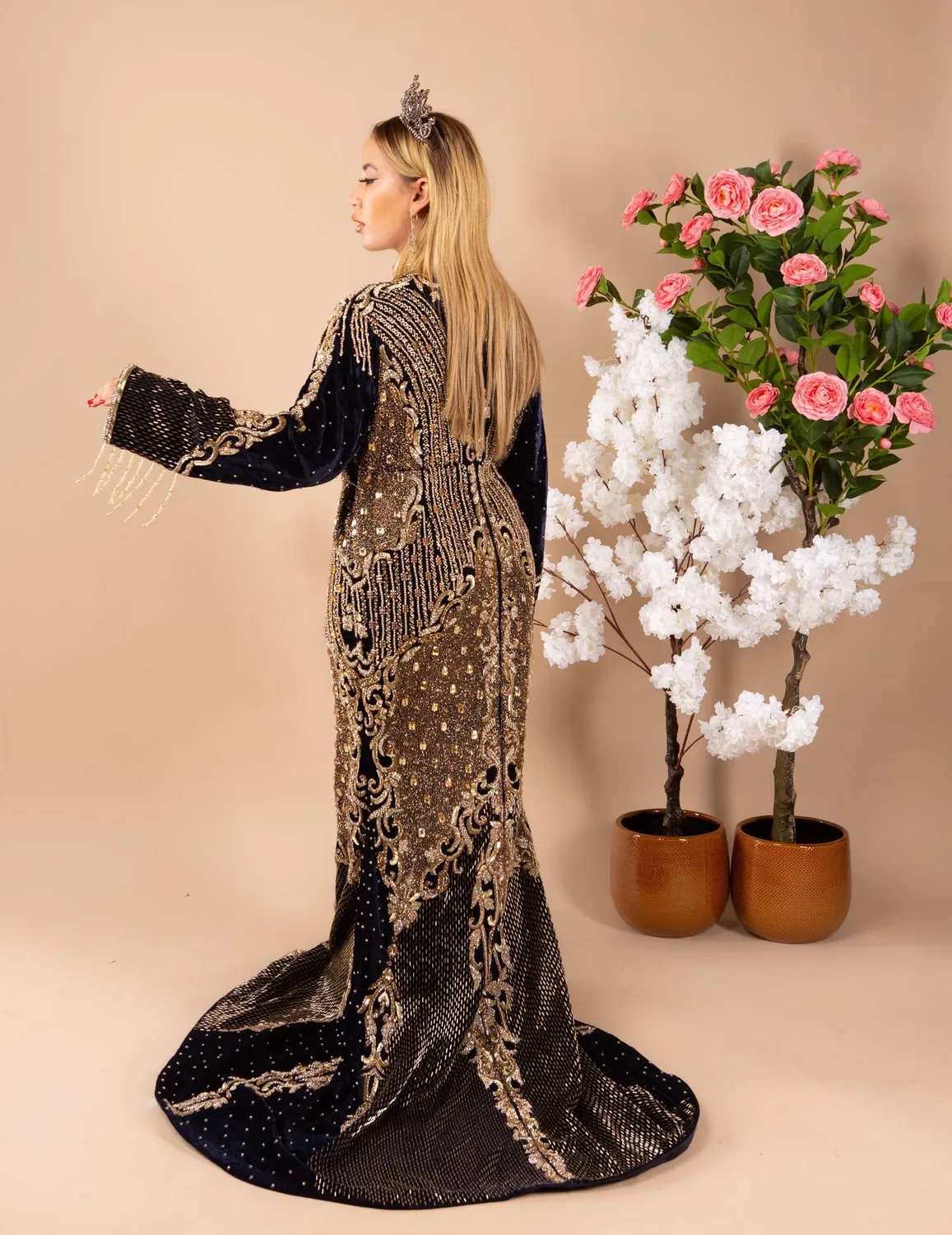 Célèbr'Orient Leyla robe de mariée sirène bleu nuit