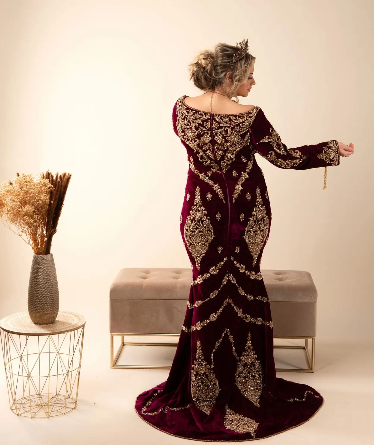 Célèbr'Orient Ouarda robe sirène velours perlé