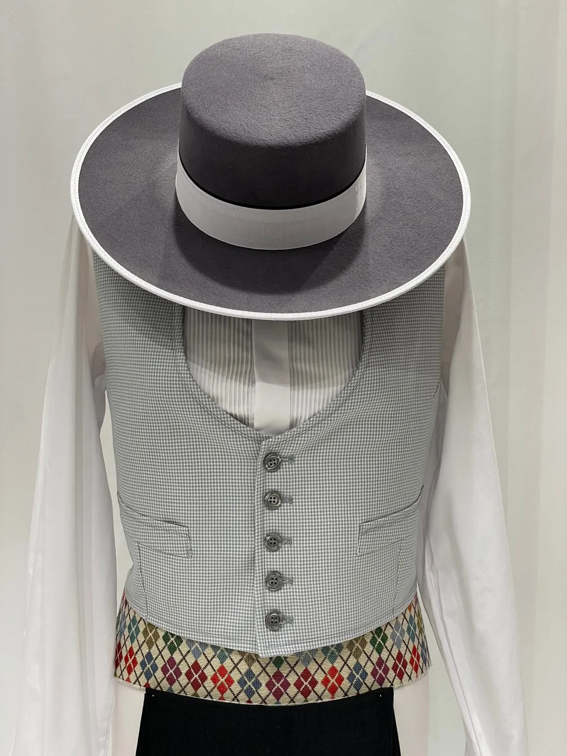 Viva La Feria traje court gris pied-de-poule veste gilet