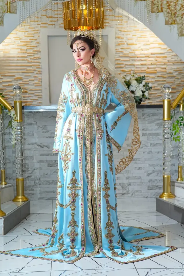 Célèbr'Orient Aaliyah takchita bleu ciel perlée