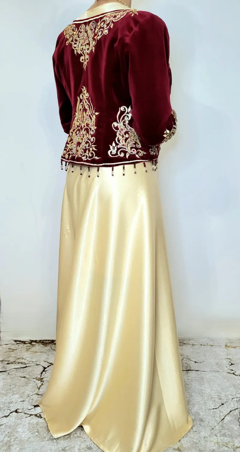 Célèbr'Orient Najma karakou moderne perlé