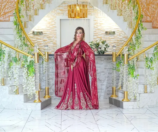 Célèbr'Orient Warda tenue chaouia rouge bordeaux
