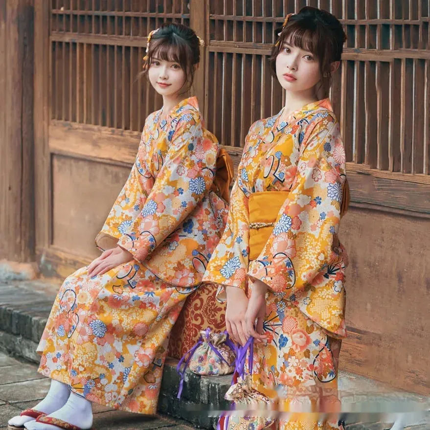 Esprit du Japon Orange Floral kimono femme fleuri