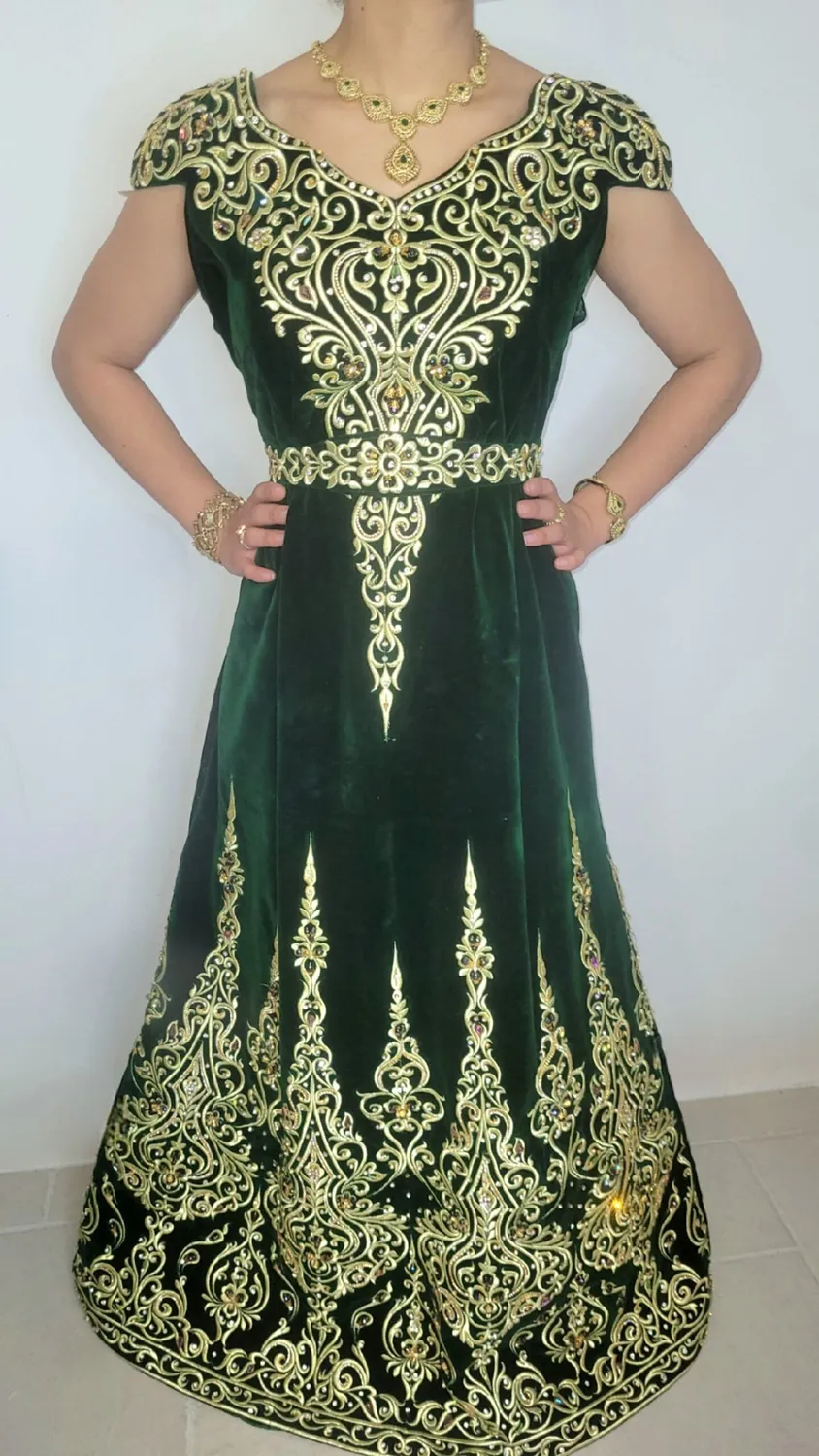 Célèbr'Orient Fergani Farida robe velours brodé