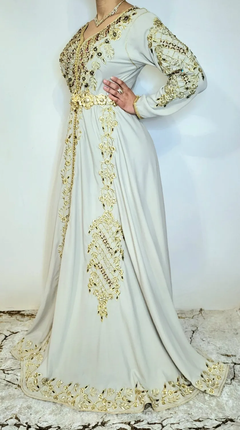 Célèbr'Orient Caftan Nesrine caftan moderne perlé