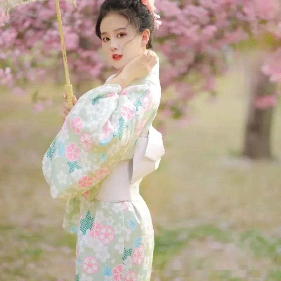 Esprit du Japon Kimono long fleuri à obi large polyester