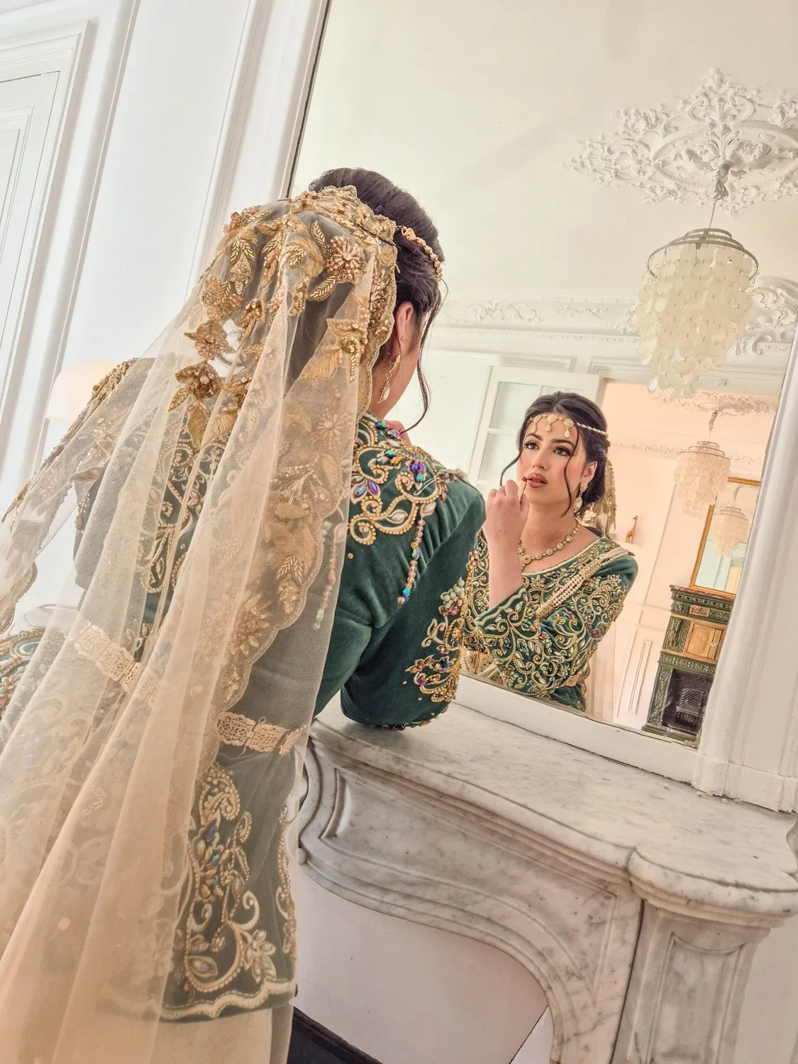 Célèbr'Orient Kamila karakou brodé perlé coloré