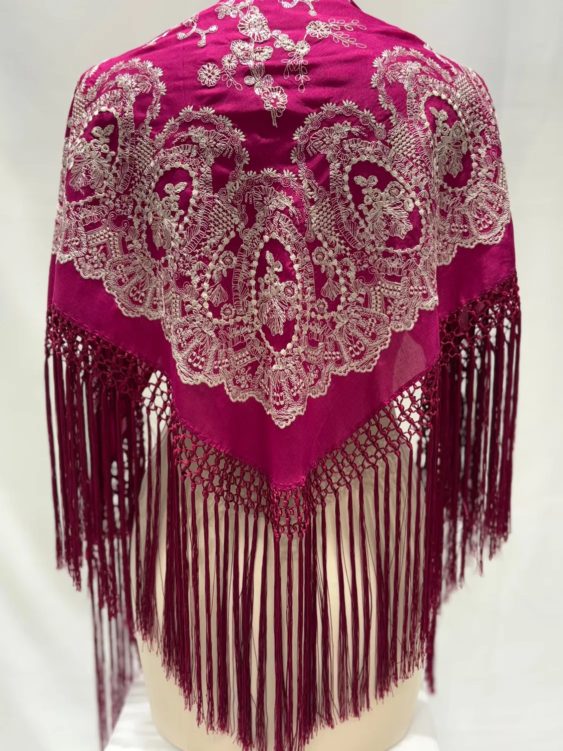 VIVA LA FERIA-MODA FLAMENCA Rocio châle satin buganvilla brodé