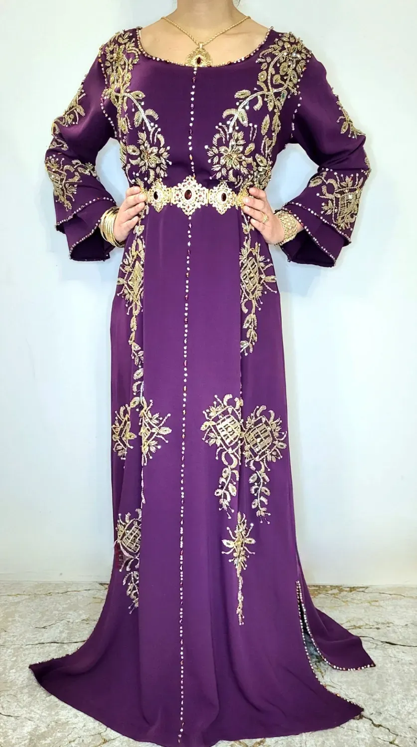 Célèbr'Orient Luna caftan Dubaï perlé brodé