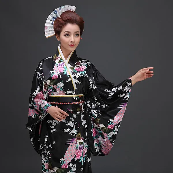 Esprit du Japon kimono satiné japonais rouge sakura obi