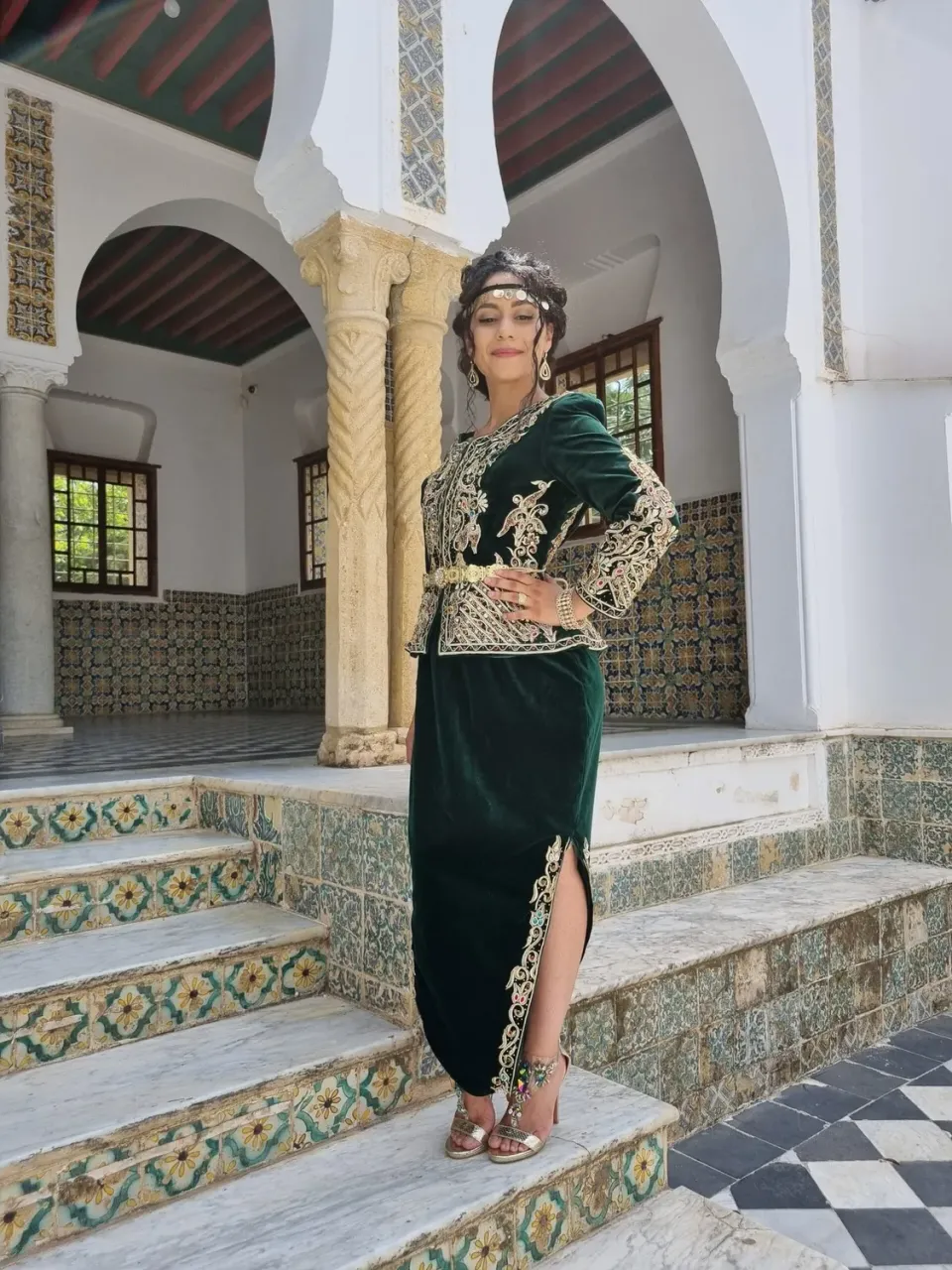 Célèbr'Orient Marwa karakou velours vert fil d'or